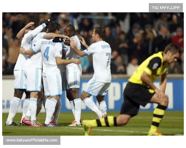 多特蒙德客场大胜哥本哈根 紧追欧冠小组榜首